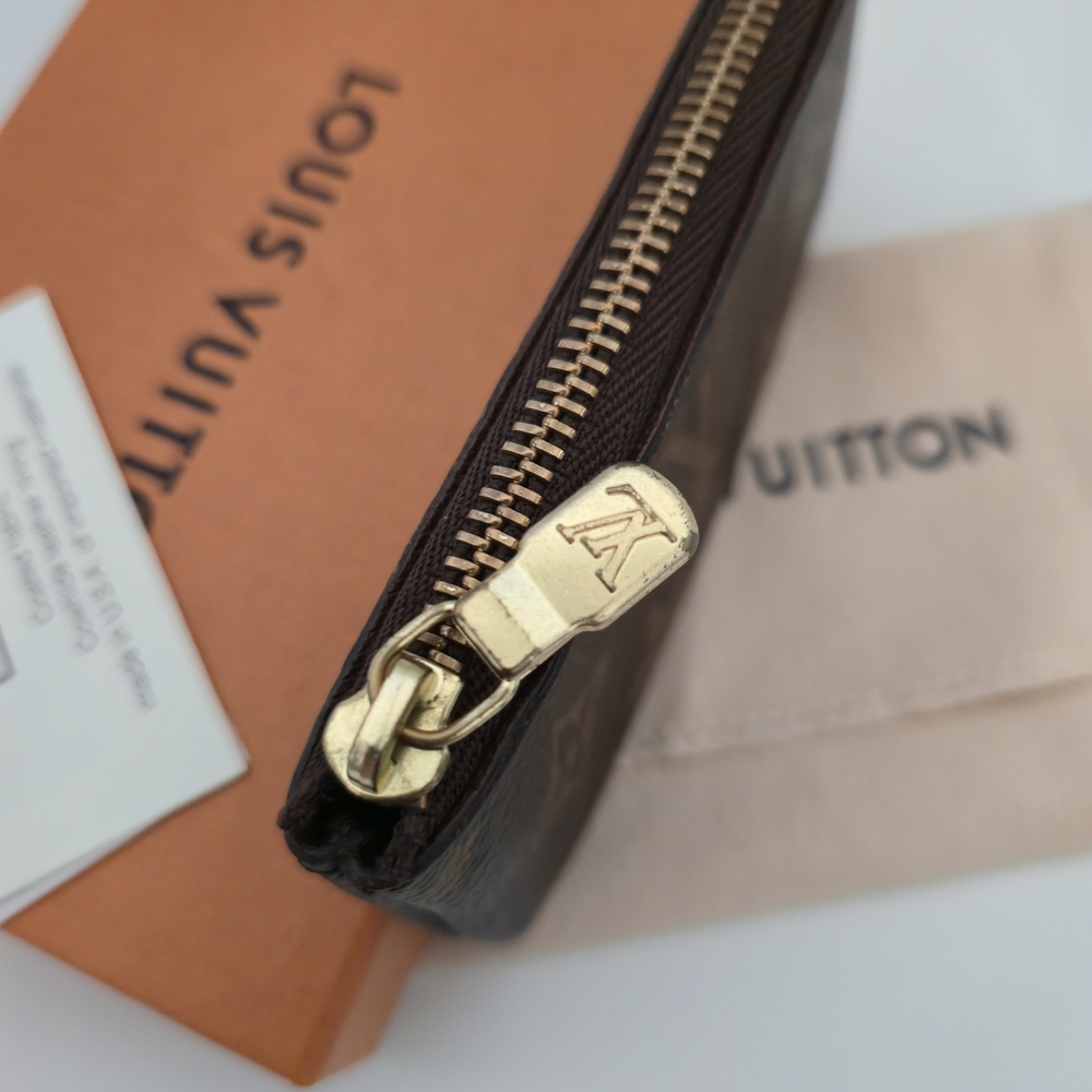 Louis Vuitton Monogram Key Pouch - Picture 4 of 8